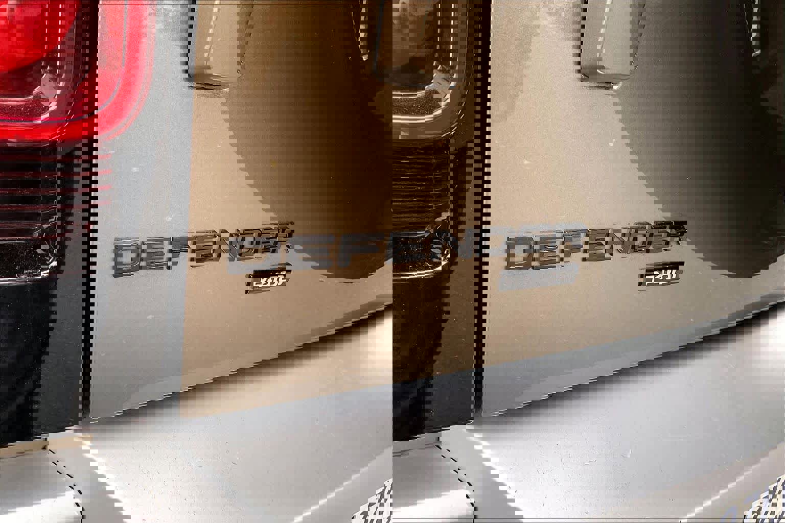 Used 2022 Land Rover Defender 110 SE image 11