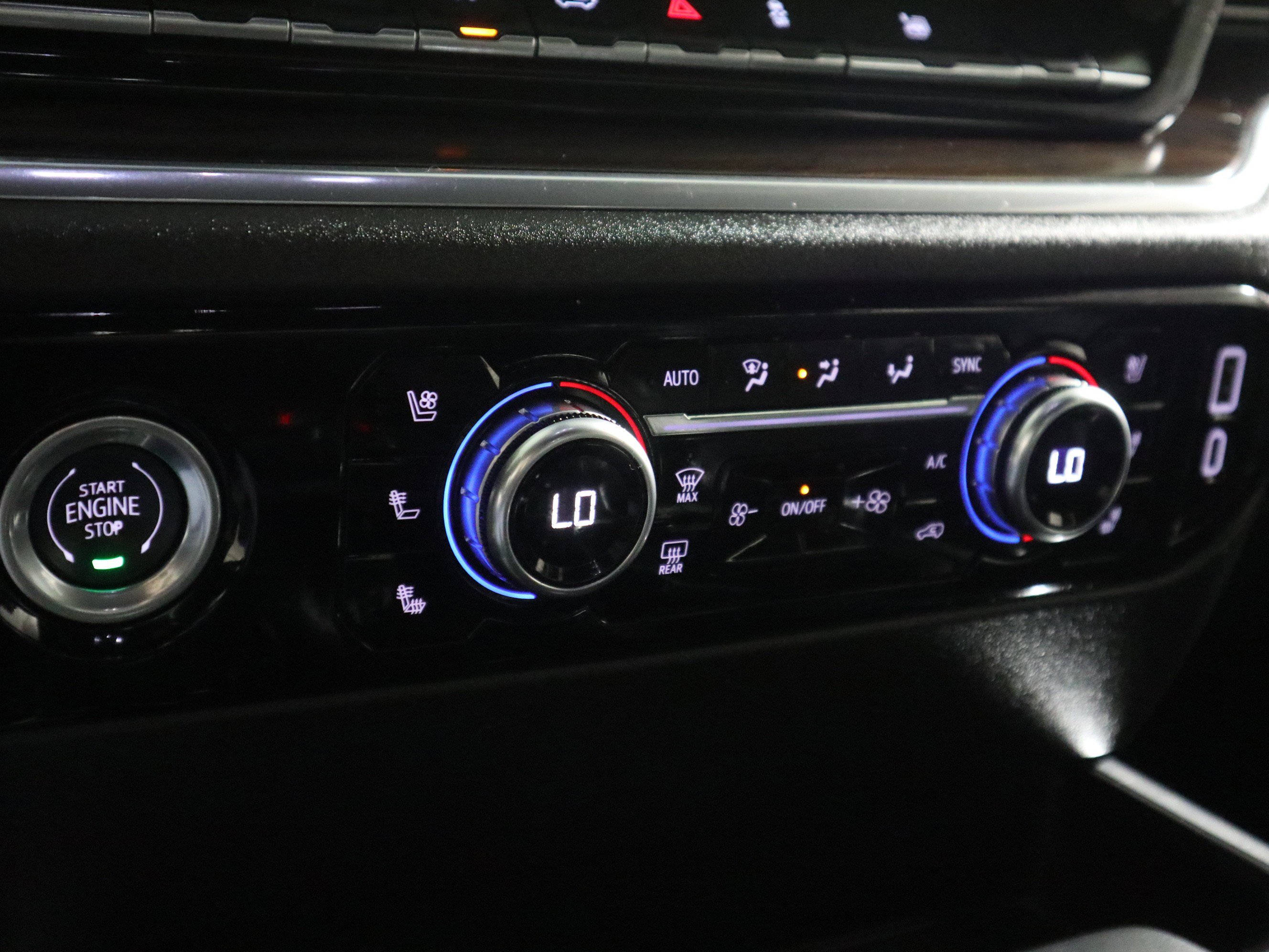 Used 2024 GMC Sierra 1500 SLT w/ SLT Premium Package image 24