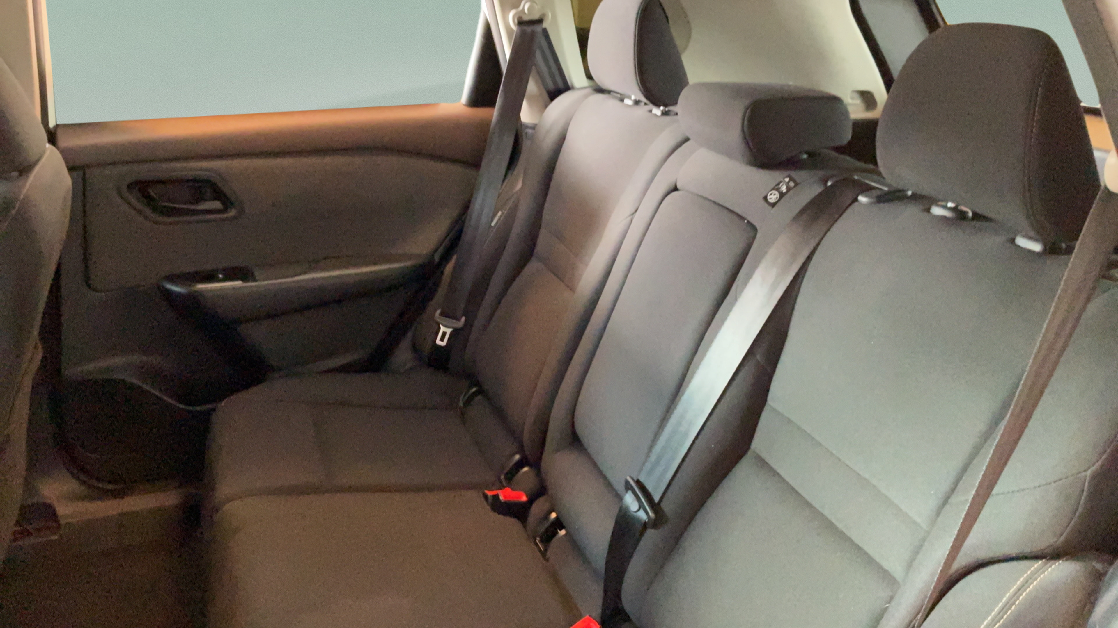 Used 2023 Nissan Rogue S AWD/4WD image 27