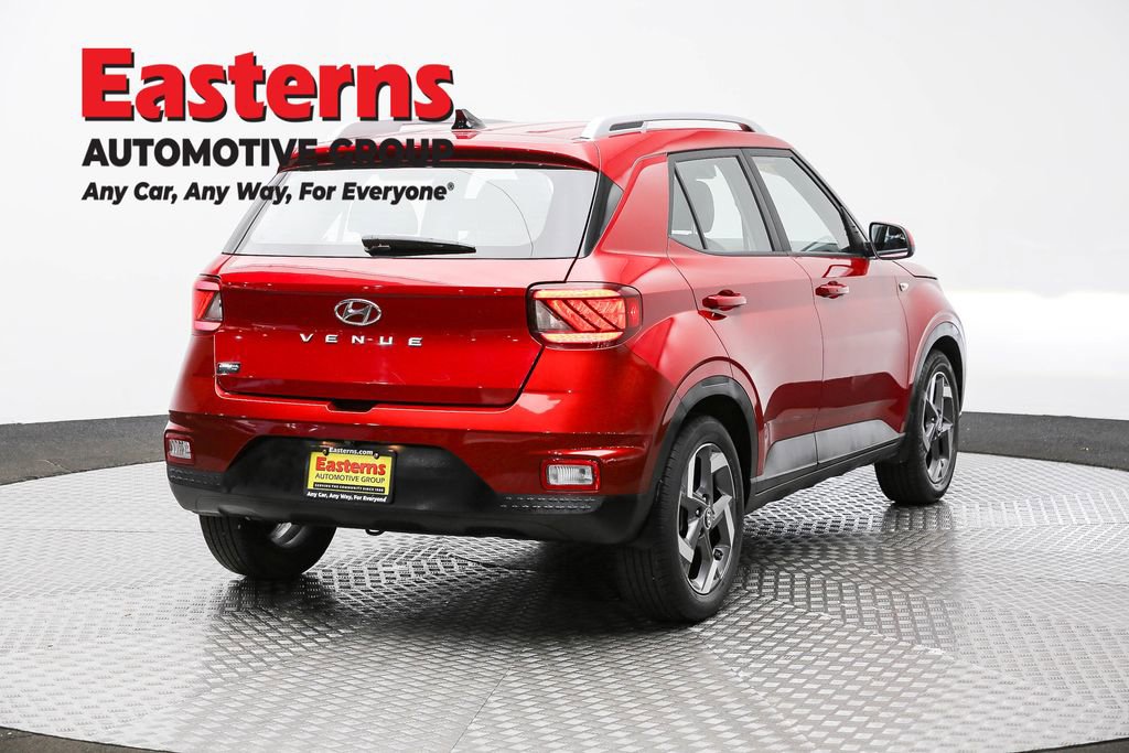 Used 2022 Hyundai Venue Limited image 5
