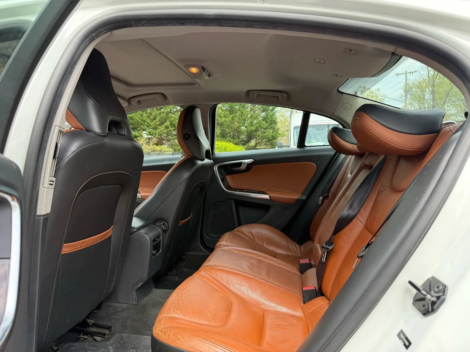 Used 2012 Volvo S60 T5 w/ Multimedia Pkg FWD image 6
