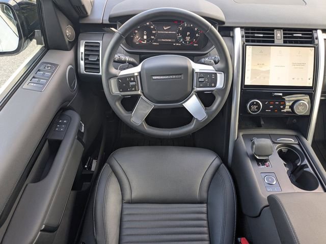 Used 2025 Land Rover Discovery S AWD/4WD image 17