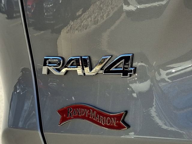 Used 2025 Toyota RAV4 XLE image 31