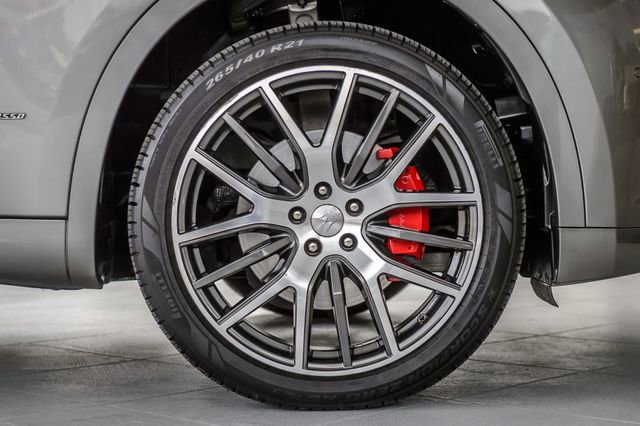 Used 2019 Maserati Levante GranLusso image 16