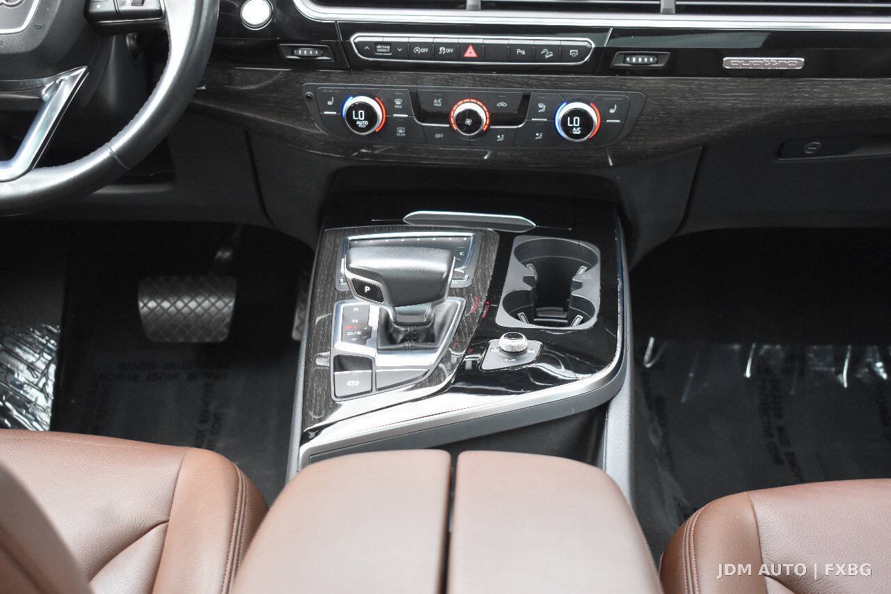 Used 2019 Audi Q7 3.0T Premium w/ Convenience Package AWD/4WD image 28
