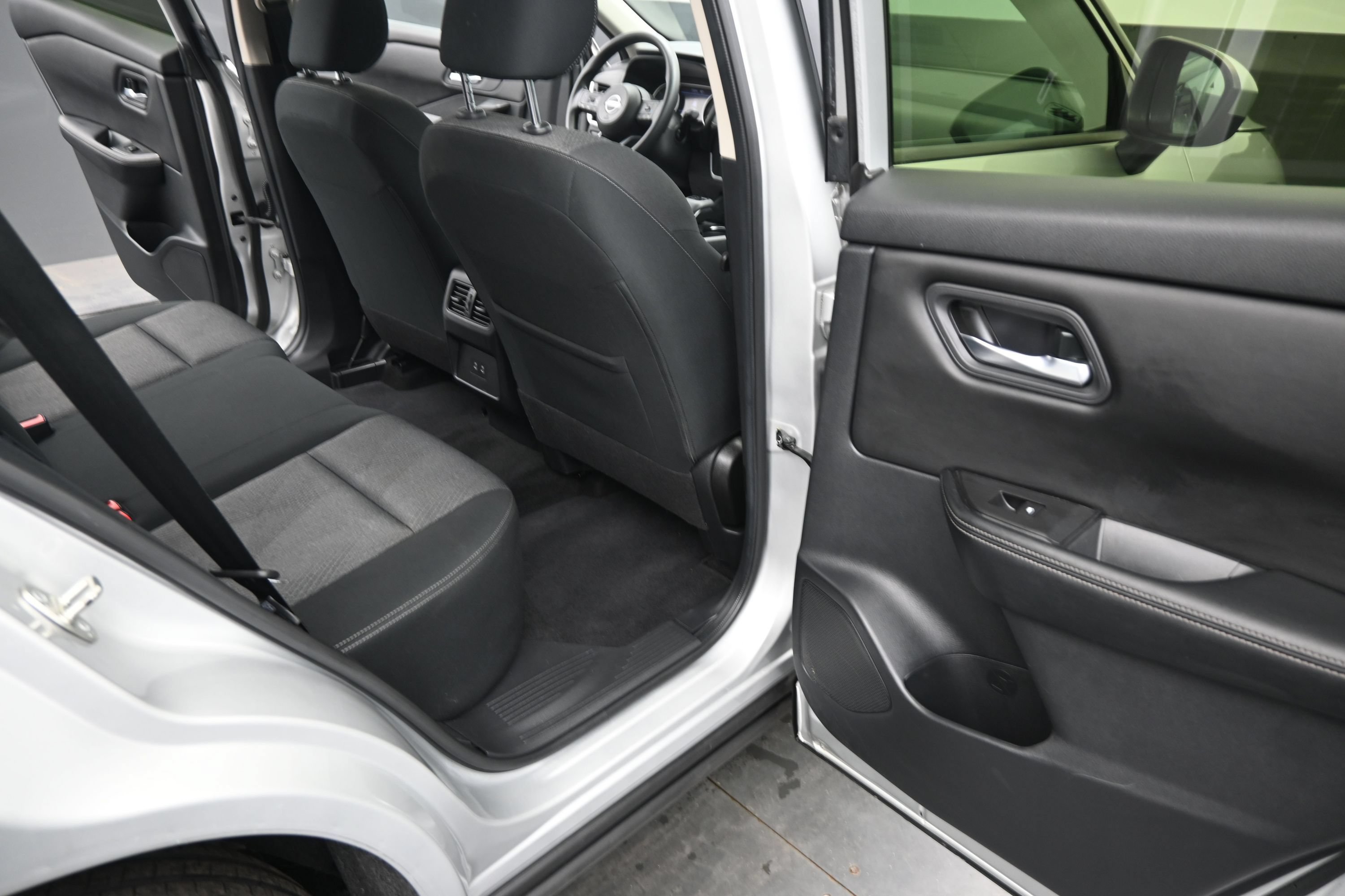 Certified 2024 Nissan Rogue SV AWD/4WD image 19