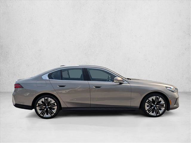 Certified 2026 BMW 540i xDrive AWD/4WD image 4