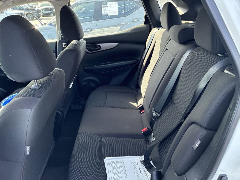 Used 2020 Nissan Rogue Sport S image 19