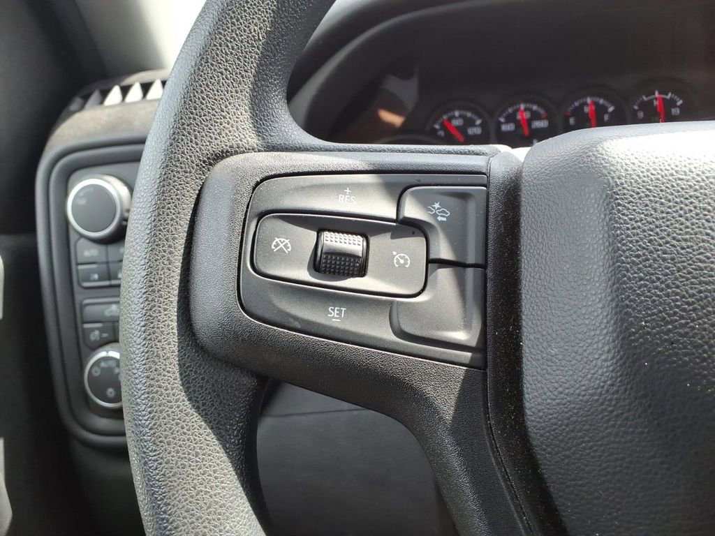 Used 2023 Chevrolet Silverado 1500 Custom image 18