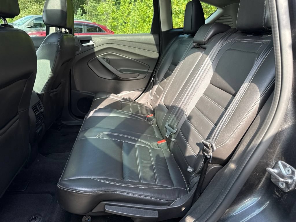 Used 2017 Ford C-MAX Energi Titanium w/ Equipment Group 501A FWD image 31