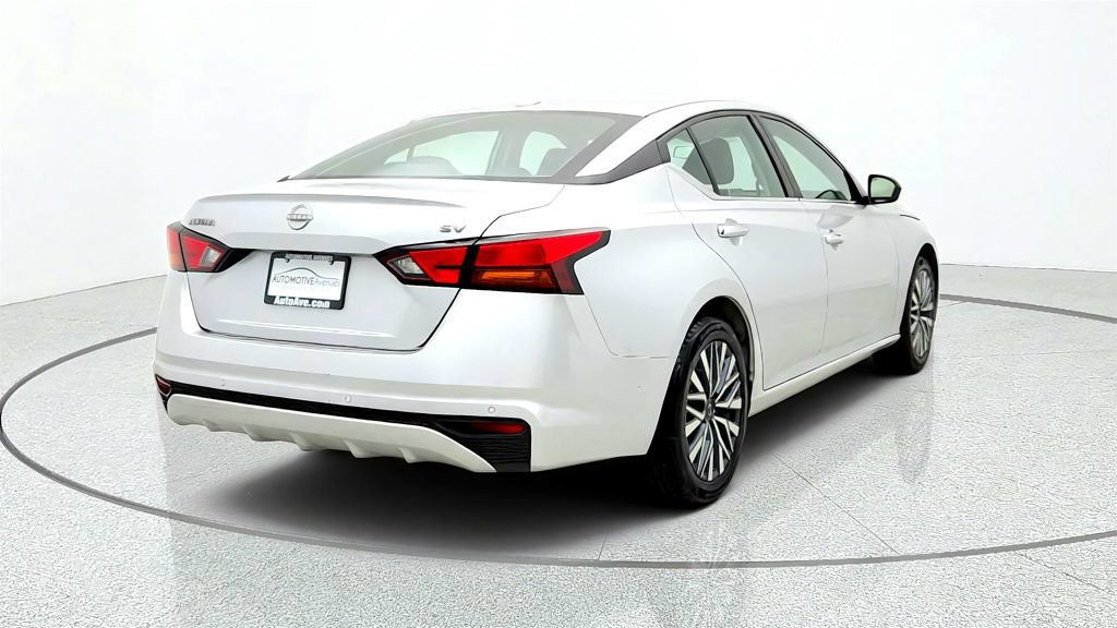 Used 2024 Nissan Altima 2.5 SV FWD image 5