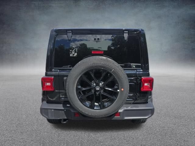 Used 2025 Jeep Wrangler Unlimited Sahara AWD/4WD image 8