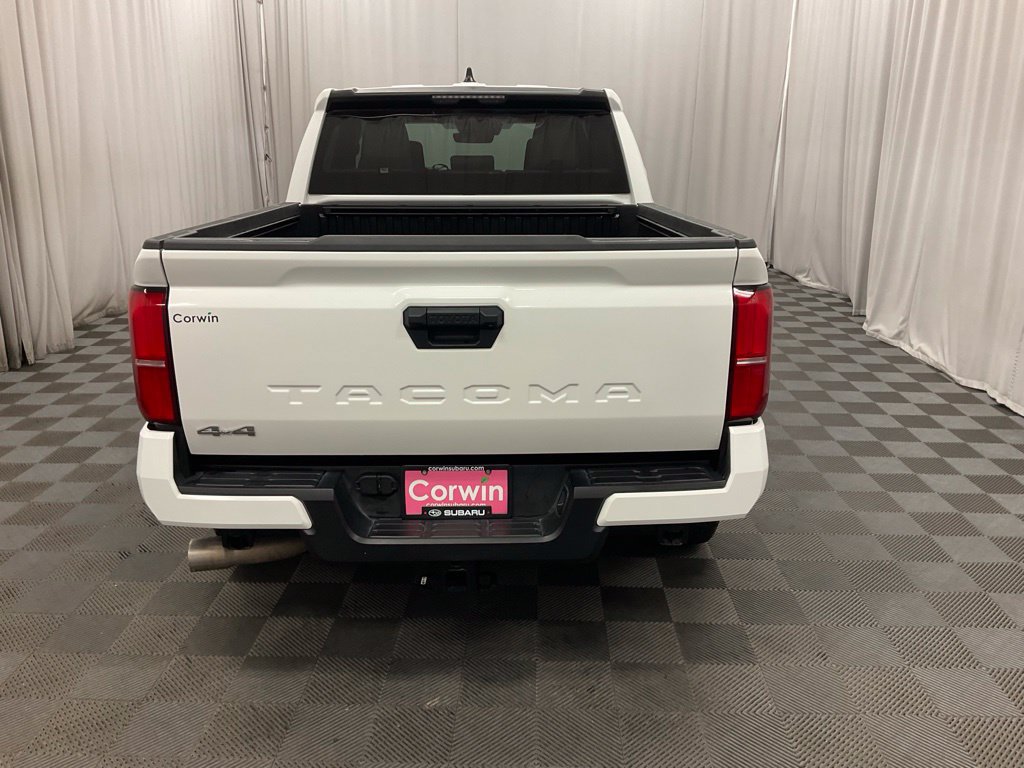 Used 2025 Toyota Tacoma SR5 AWD/4WD image 5