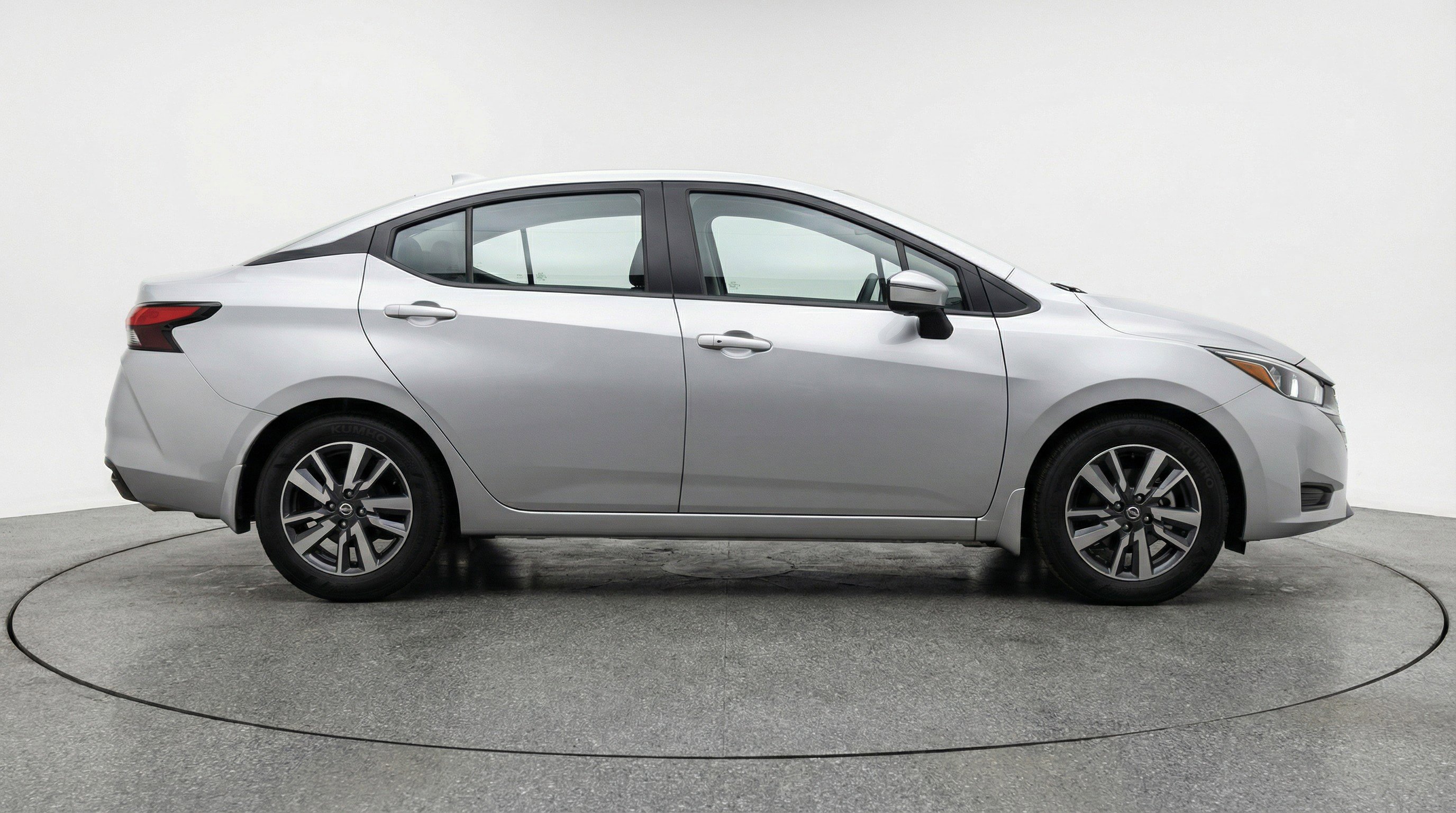 Used 2025 Nissan Versa SV image 11