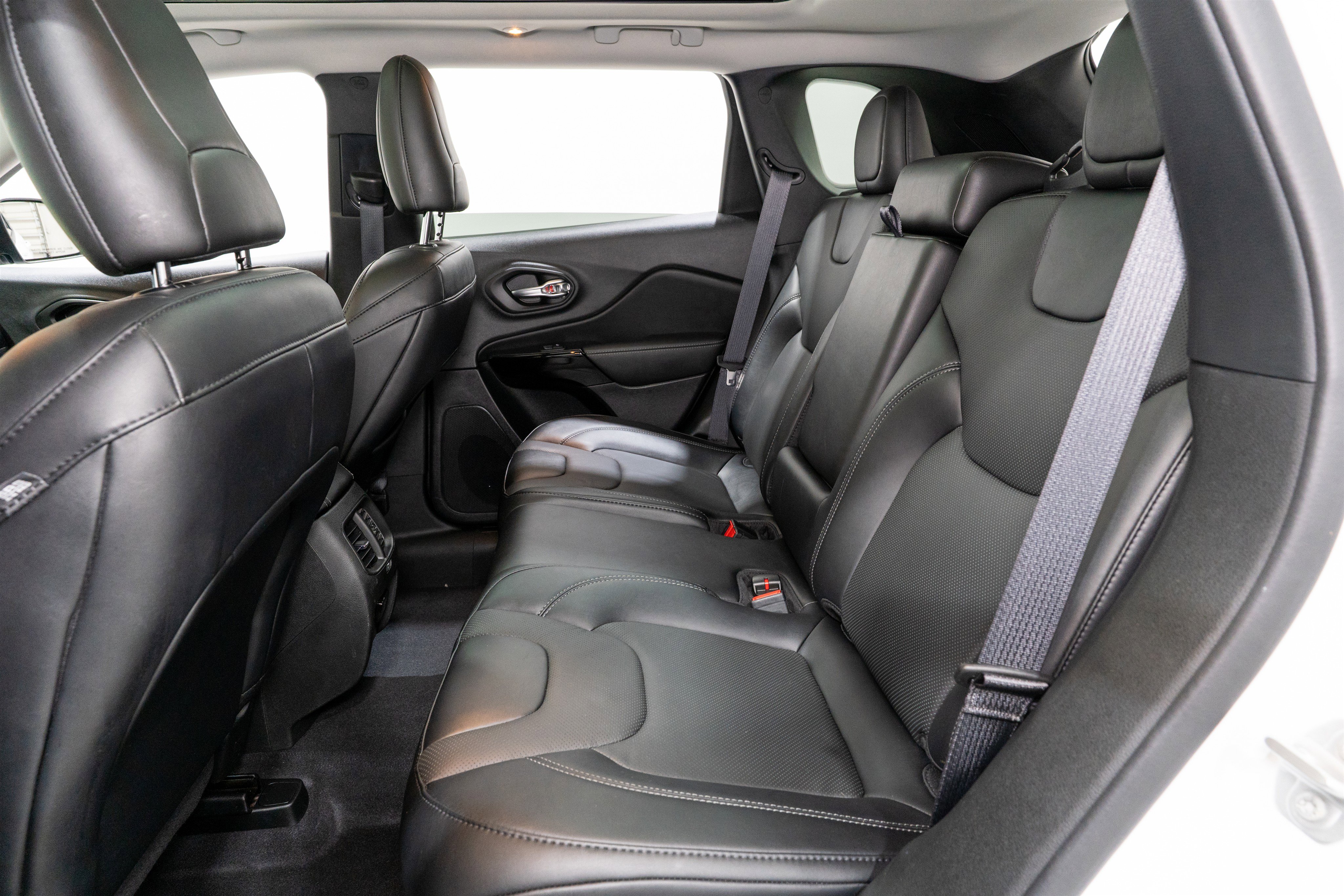 Used 2023 Jeep Cherokee Altitude Lux w/ Lux Elite Package AWD/4WD image 33