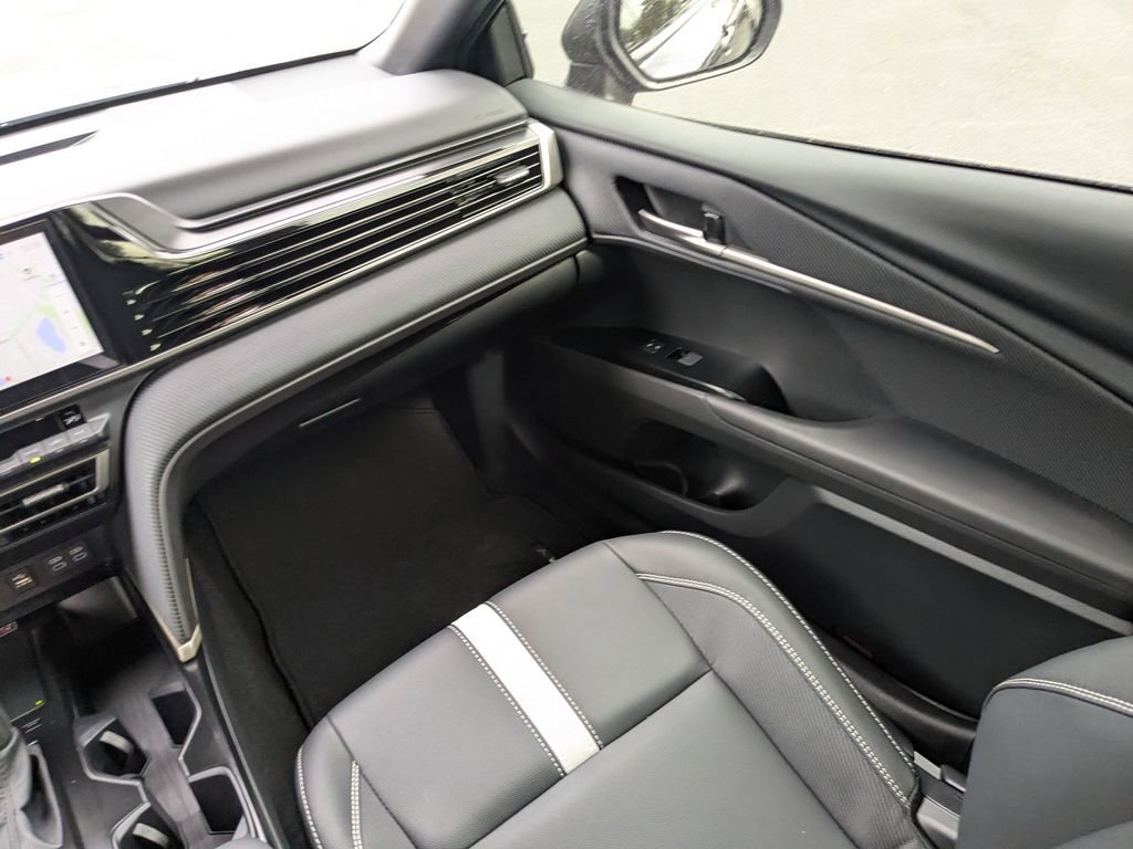 Used 2025 Toyota Camry SE w/ Multimedia Upgrade Package FWD image 17