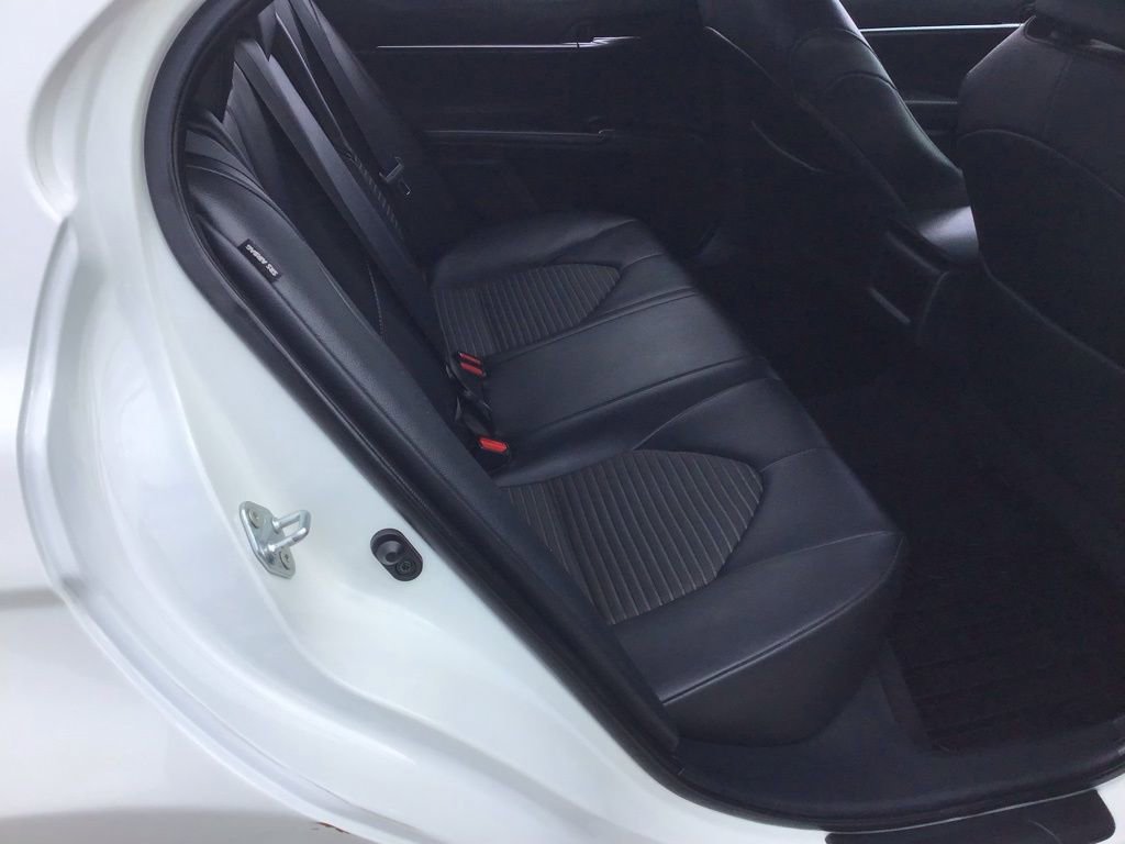 Used 2021 Toyota Camry SE image 15