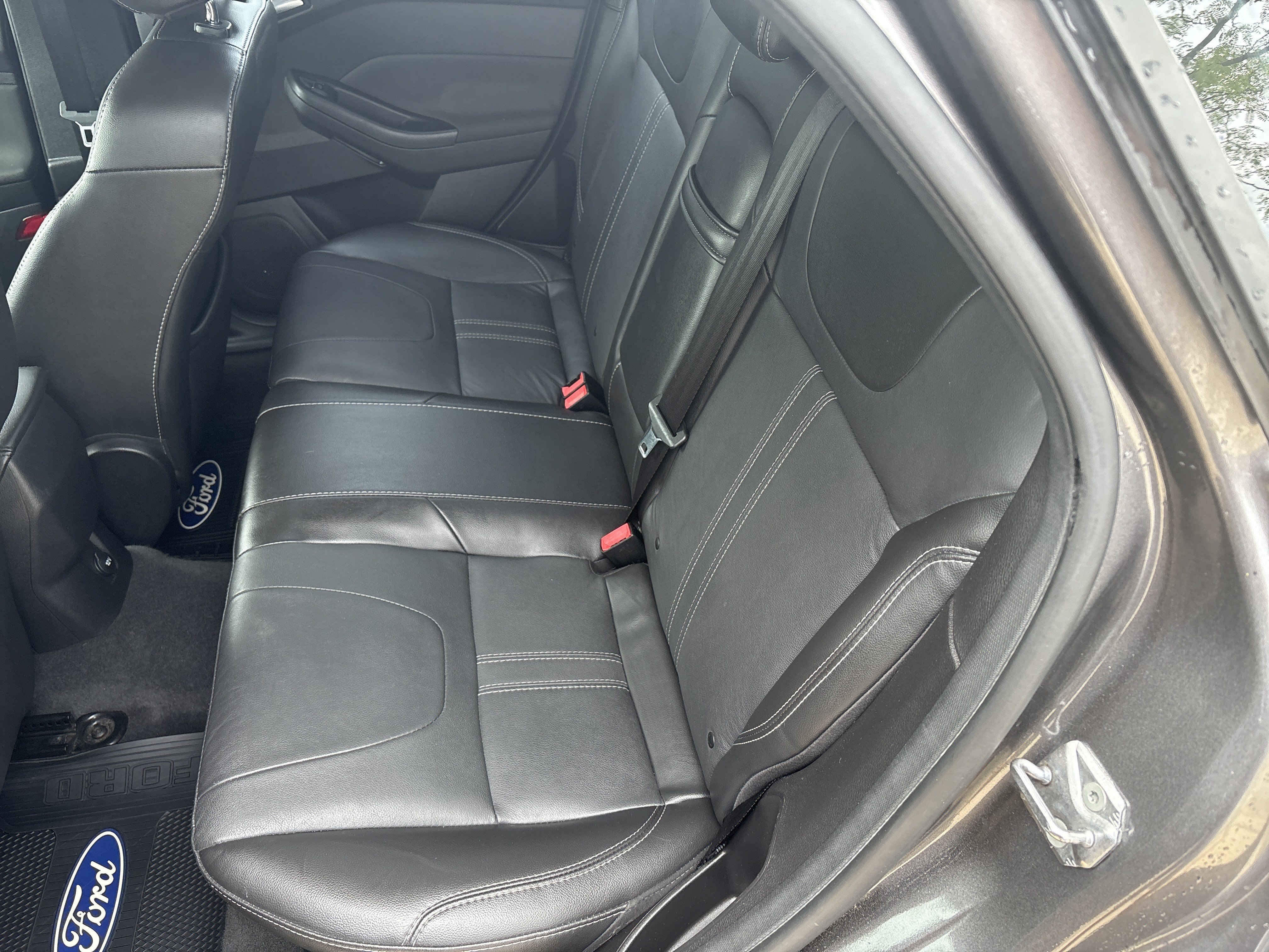 Used 2013 Ford Focus Titanium w/ Titanium Handling Pkg FWD image 15