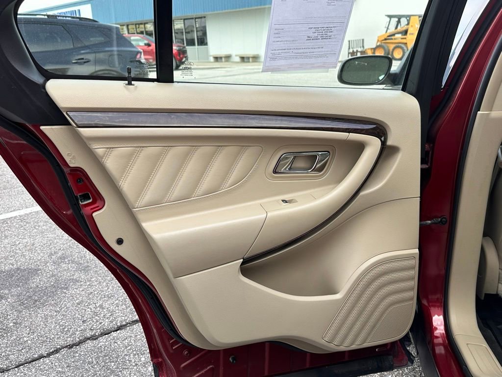 Used 2013 Ford Taurus Limited image 15