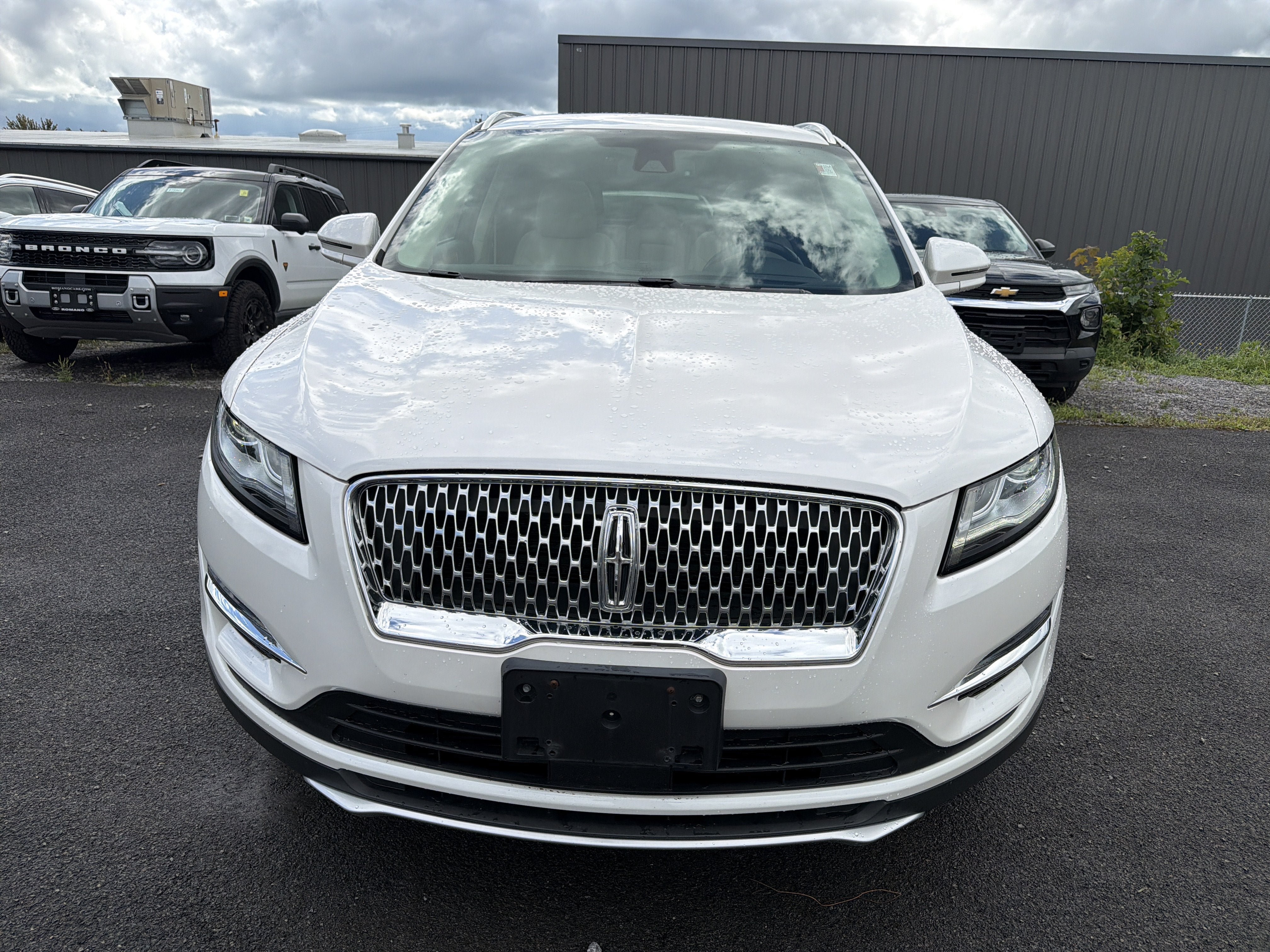 Used 2019 Lincoln MKC Select w/ Select Plus Package AWD/4WD image 3