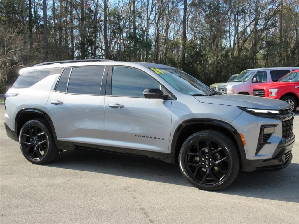 Used 2024 Chevrolet Traverse RS w/ LPO, Floor Liner Package image 2
