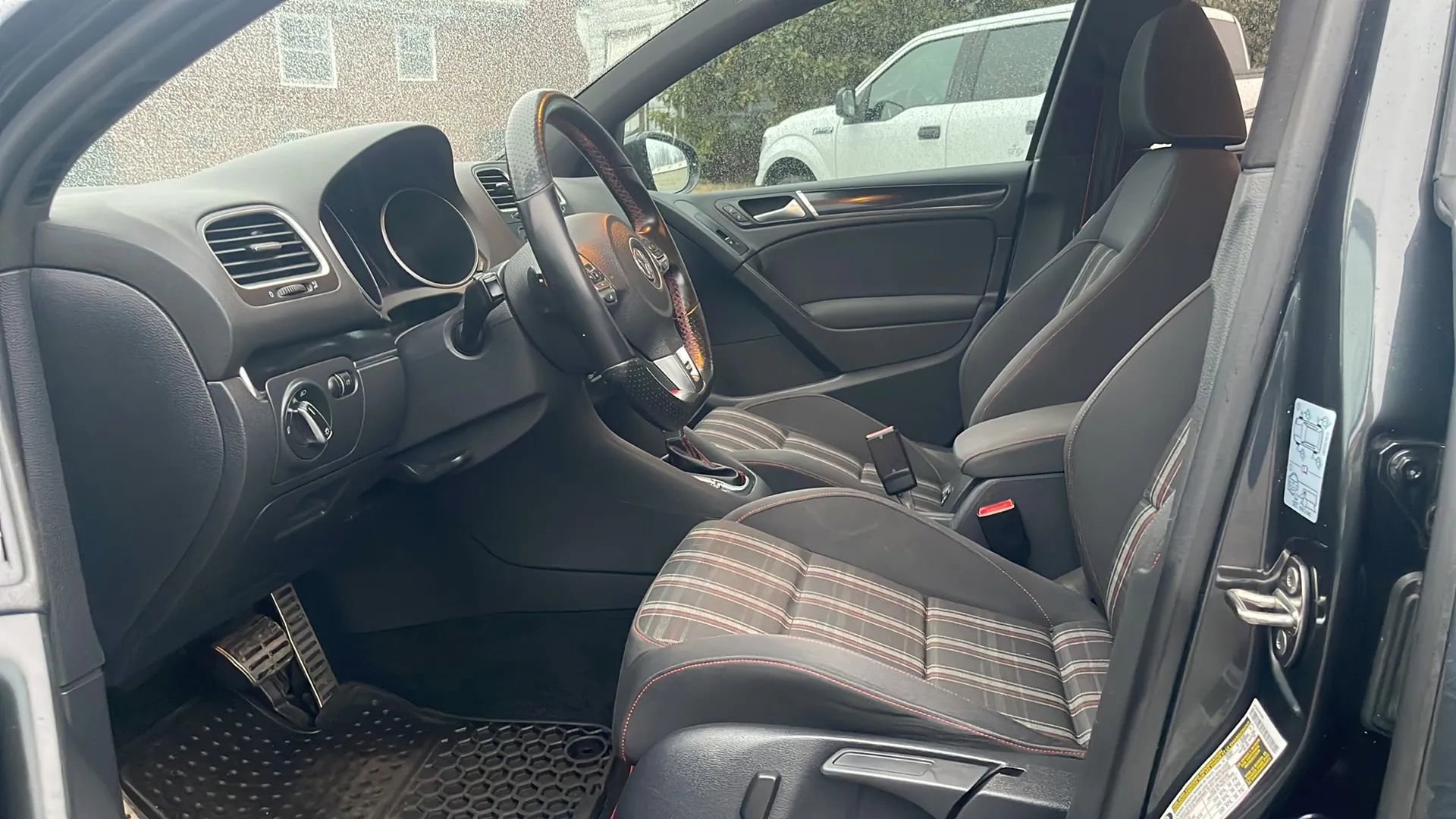 Used 2014 Volkswagen GTI Driver's Edition image 10