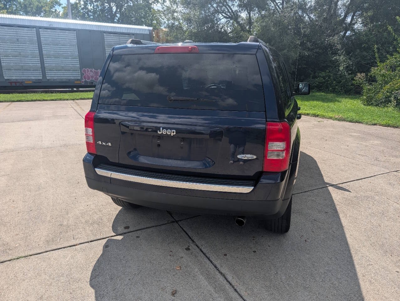 Used 2016 Jeep Patriot High Altitude AWD/4WD image 2