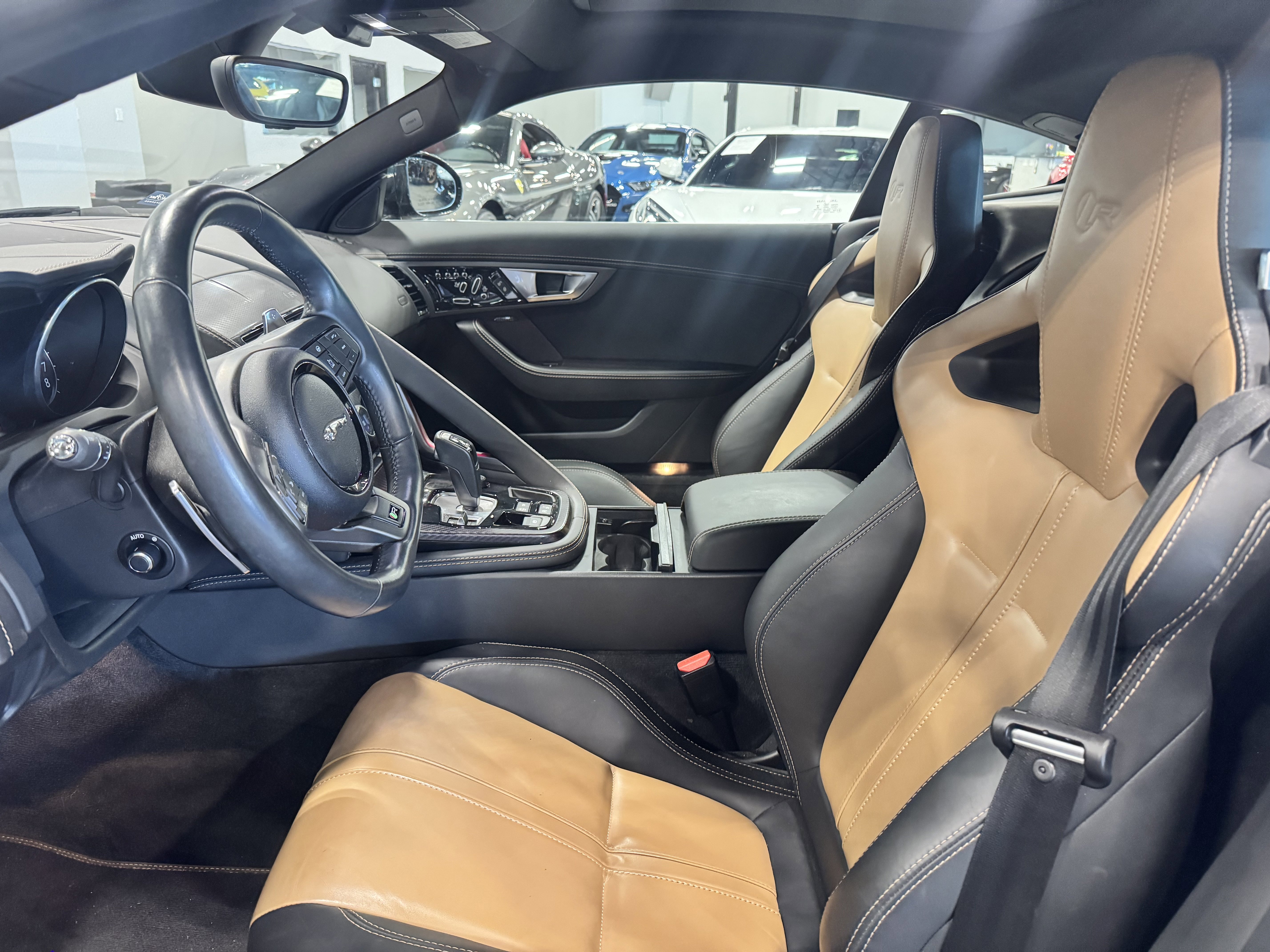 Used 2016 Jaguar F-TYPE R image 9