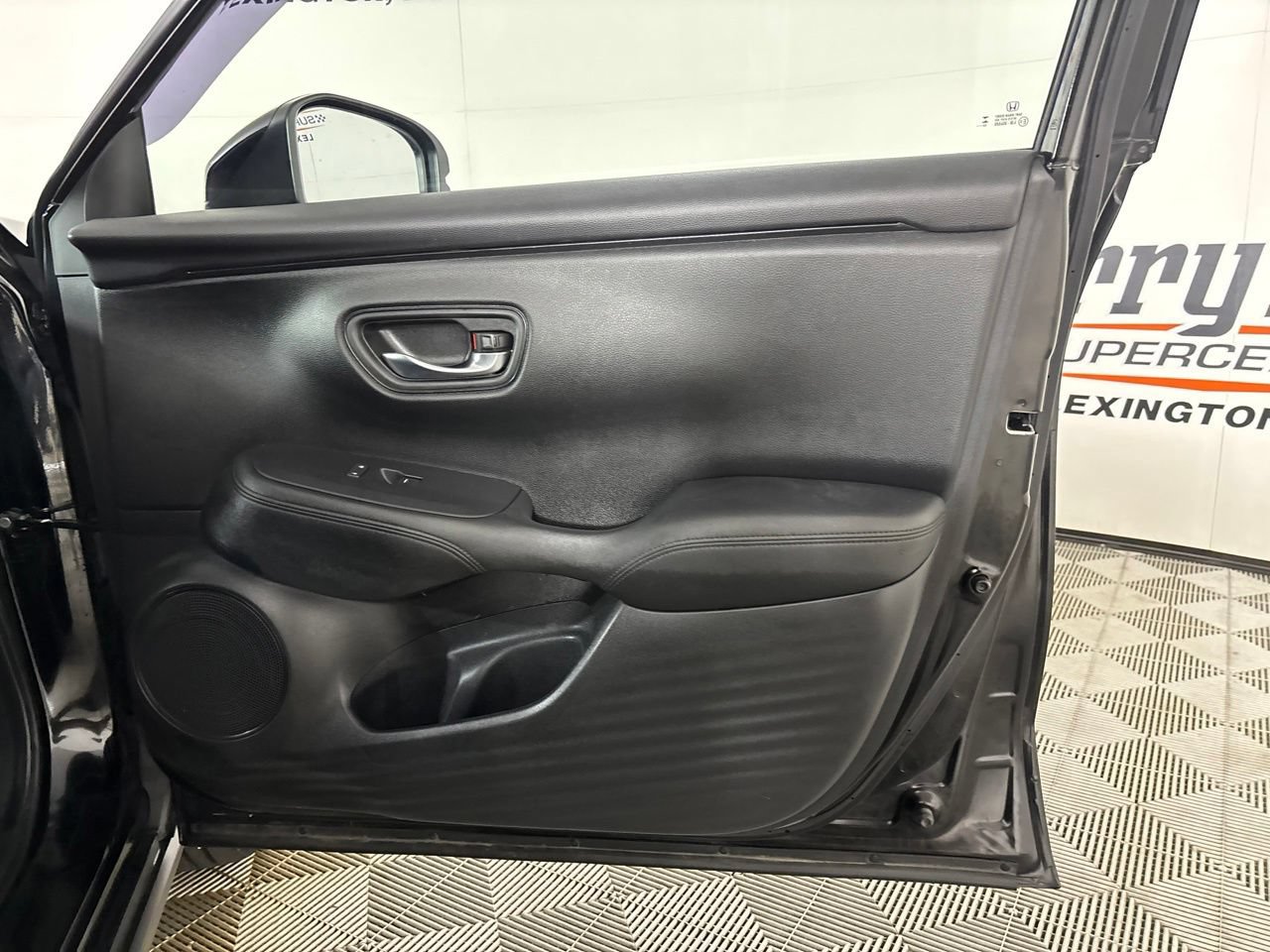 Used 2024 Honda HR-V LX image 23