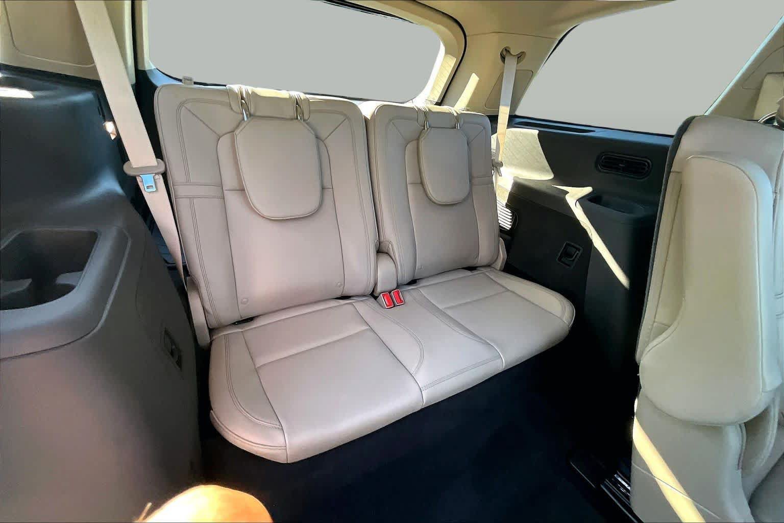 Used 2023 Lincoln Aviator Grand Touring w/ Equipment Group 301A AWD/4WD image 23