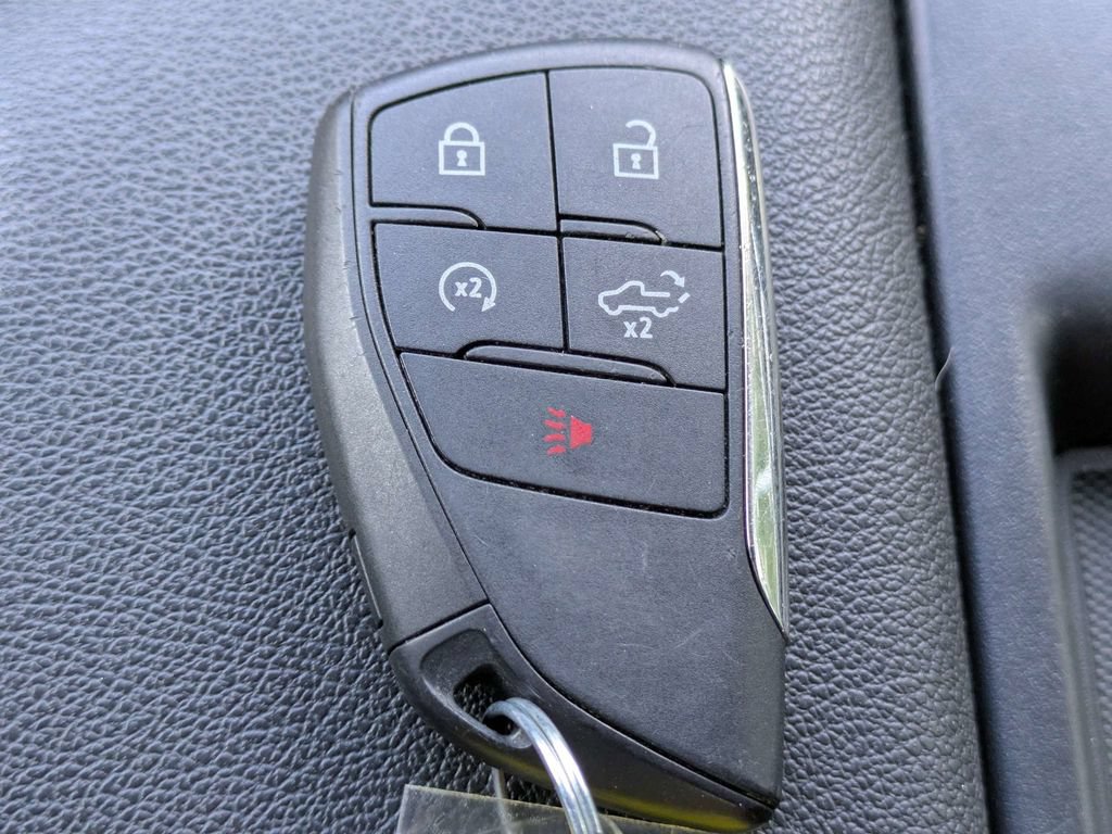 Used 2025 Chevrolet Silverado 1500 LT AWD/4WD image 29