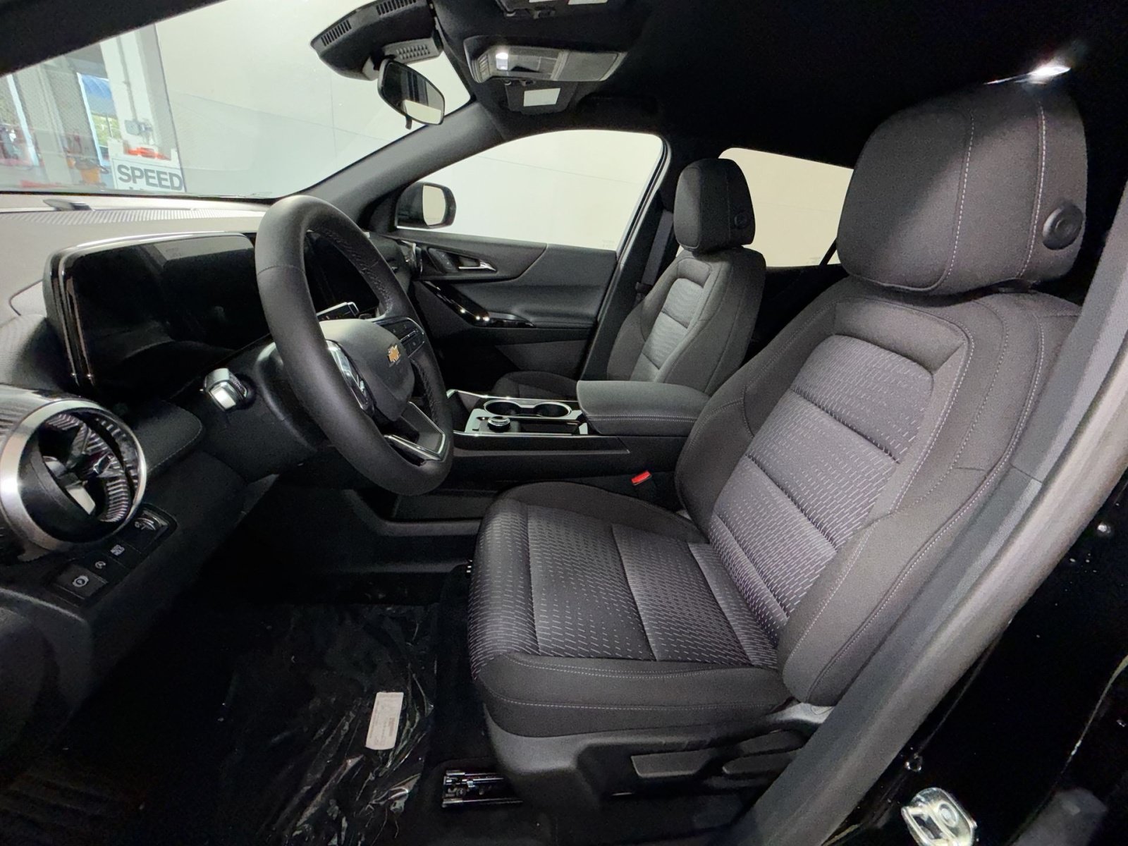 New 2027 Chevrolet Equinox LT FWD image 13