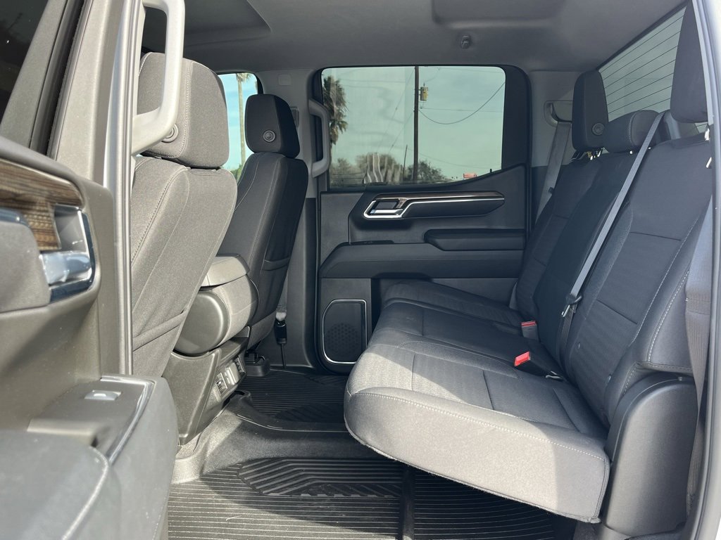 Used 2025 Chevrolet Silverado 1500 LT Trail Boss w/ LPO, Dark Essentials Package image 18