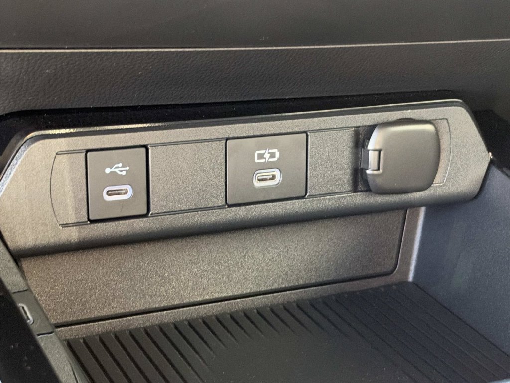 Used 2024 Toyota Prius LE FWD image 26