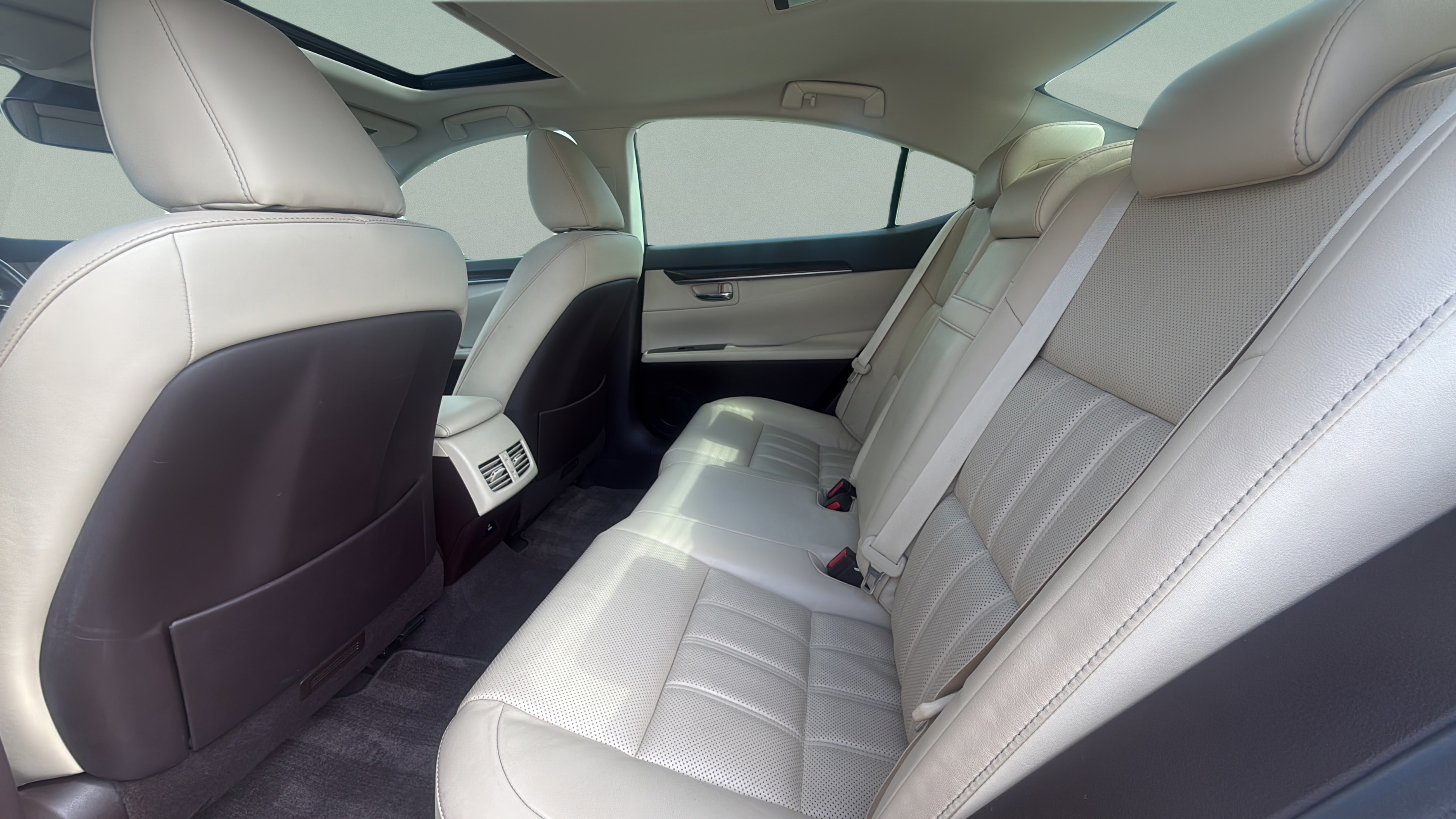 Used 2016 Lexus ES 350 w/ Luxury Package w/Wood Trim FWD image 26