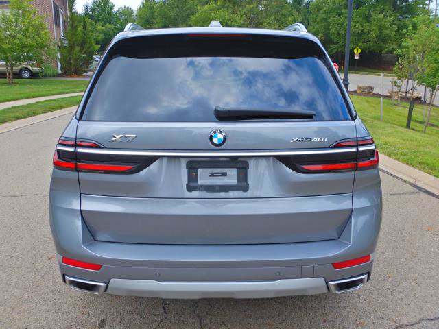 Used 2026 BMW X7 xDrive40i w/ Premium Package AWD/4WD image 9