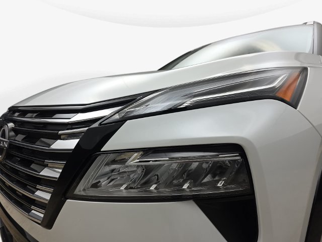Used 2026 Nissan Rogue Platinum w/ Platinum Premium Package AWD/4WD image 32