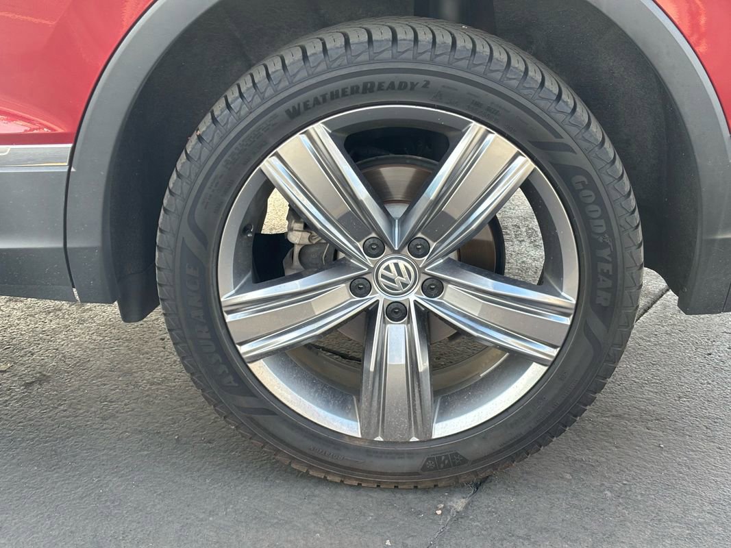 Used 2020 Volkswagen Tiguan SEL w/ 3rd Row Seat Package image 34