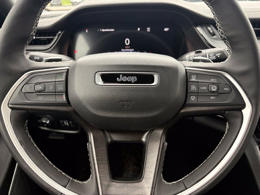 New 2026 Jeep Grand Cherokee L Limited w/ Luxury Tech Group II AWD/4WD image 20