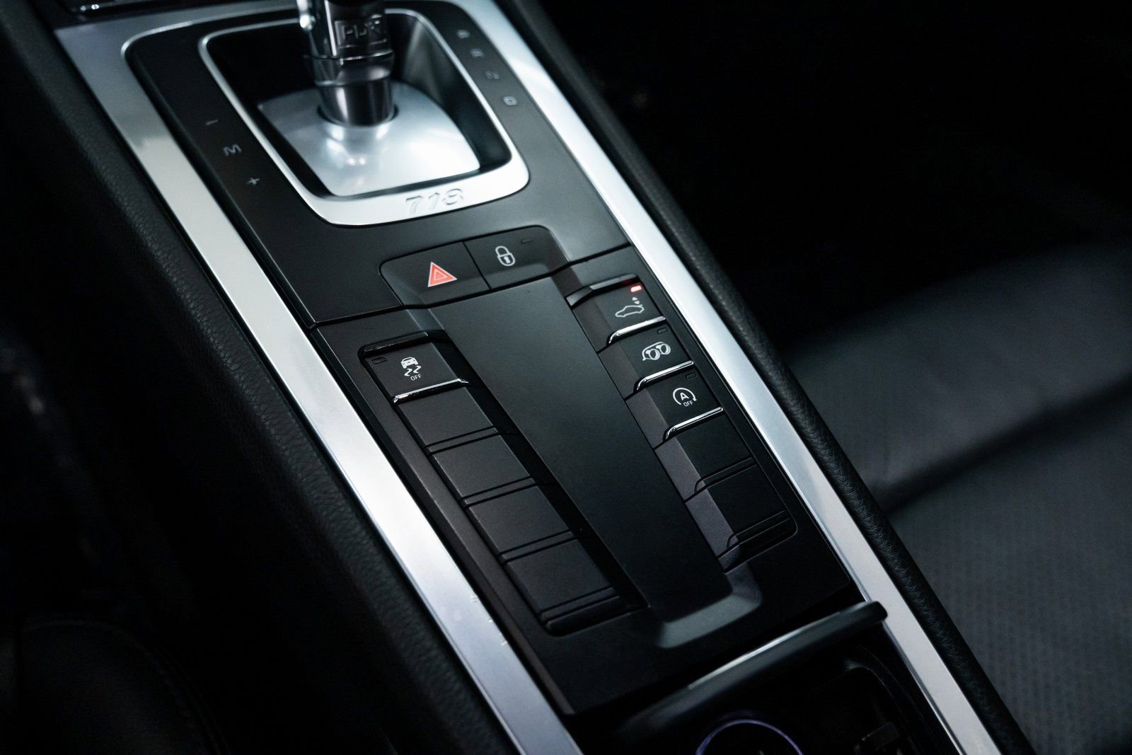 Used 2018 Porsche 718 Cayman S image 15