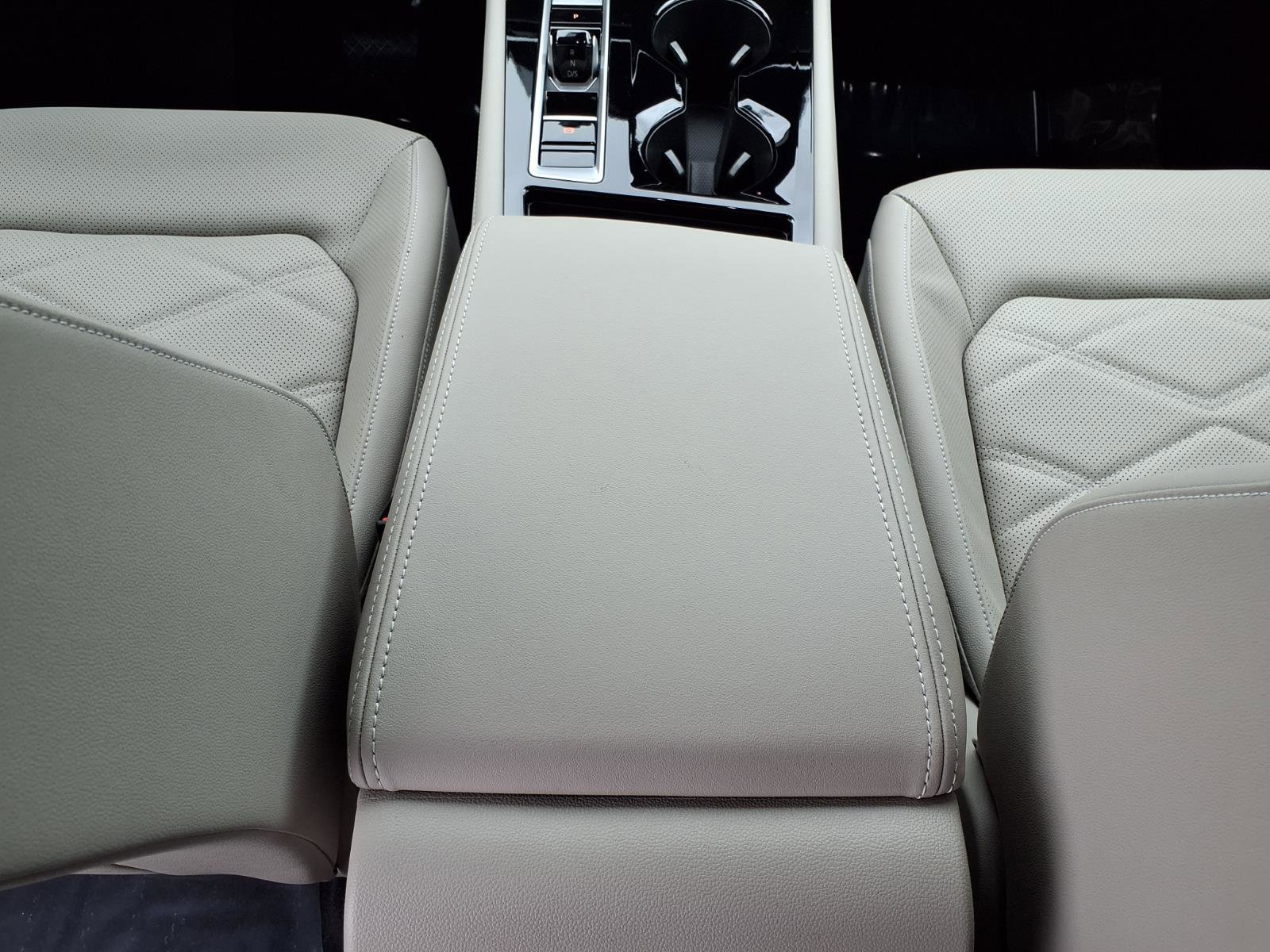 New 2026 Volkswagen Atlas SE image 13