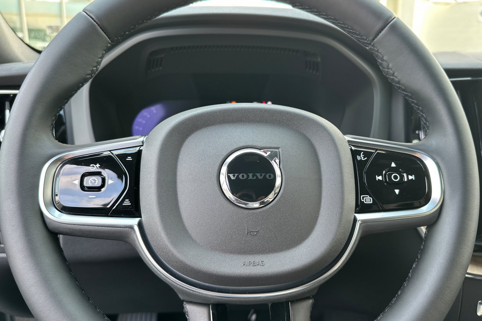 New 2026 Volvo XC60 T8 Plus w/ Climate Package PRO AWD/4WD image 24