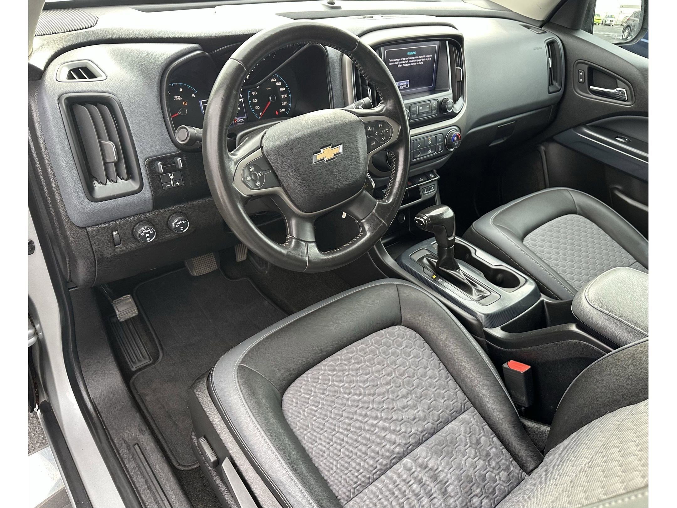 Used 2017 Chevrolet Colorado Z71 image 16