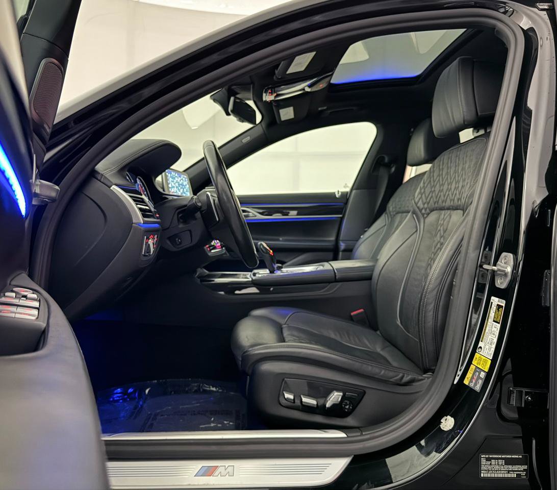 Used 2018 BMW 740e xDrive AWD/4WD image 19