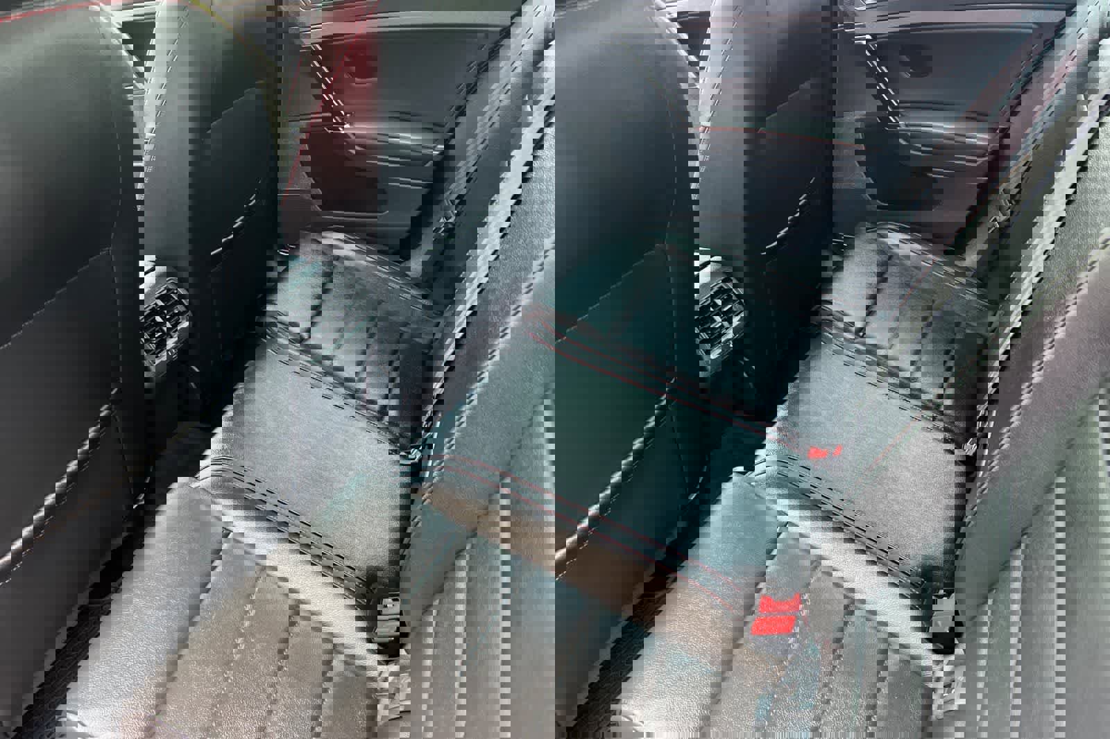 Used 2021 Volkswagen GTI SE image 5