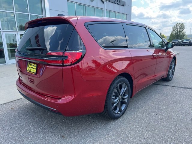 New 2026 Chrysler Pacifica Select image 7