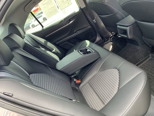 Used 2022 Toyota Camry SE w/ Convenience Package FWD image 12