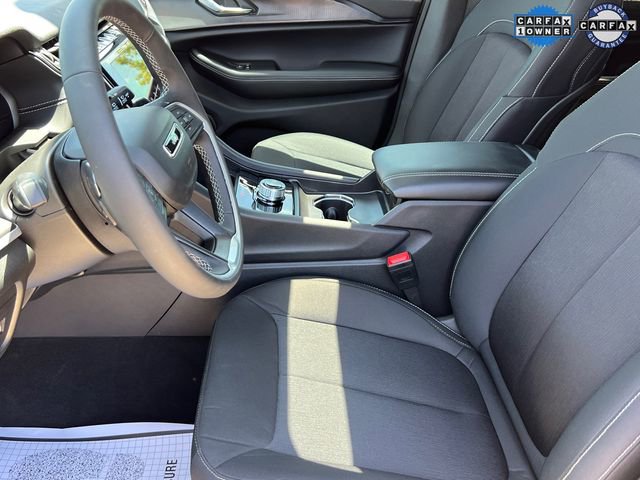 Certified 2025 Jeep Grand Cherokee Laredo X image 21