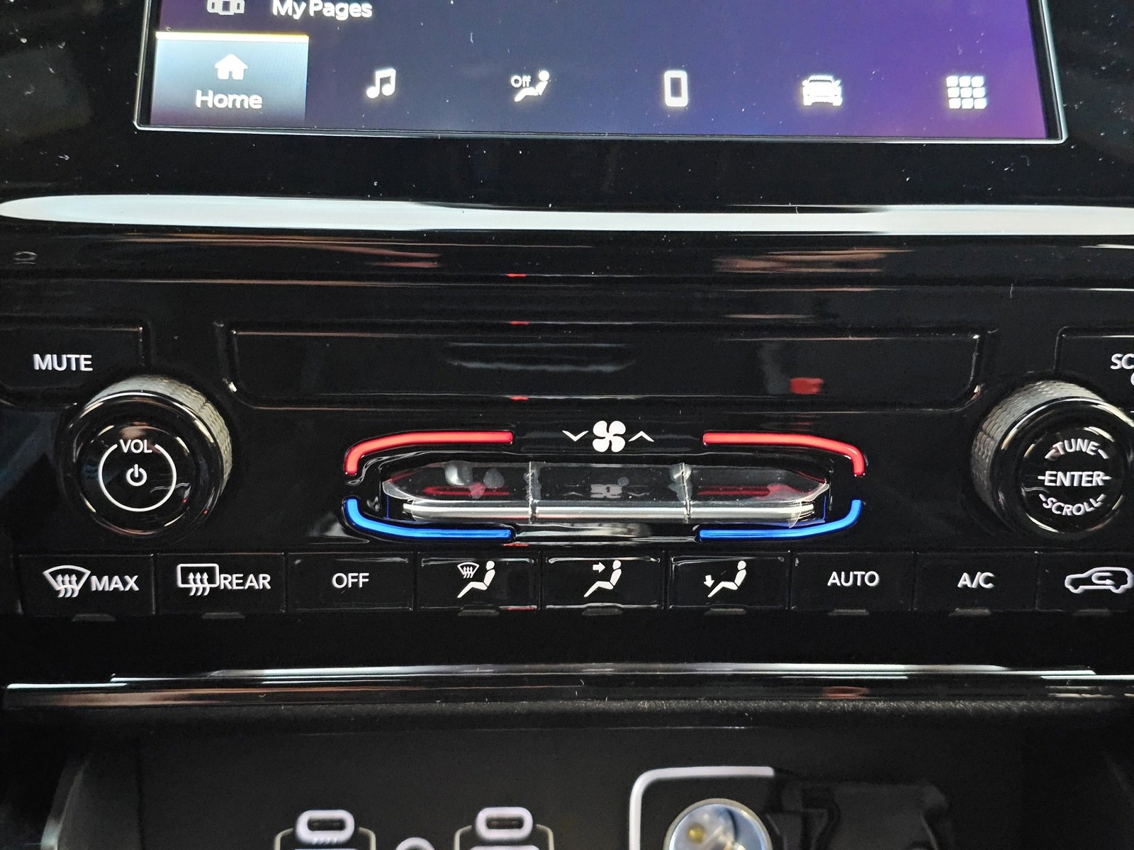 New 2025 Jeep Grand Cherokee L Laredo image 13