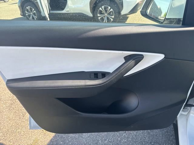 Used 2022 Tesla Model Y Performance image 13